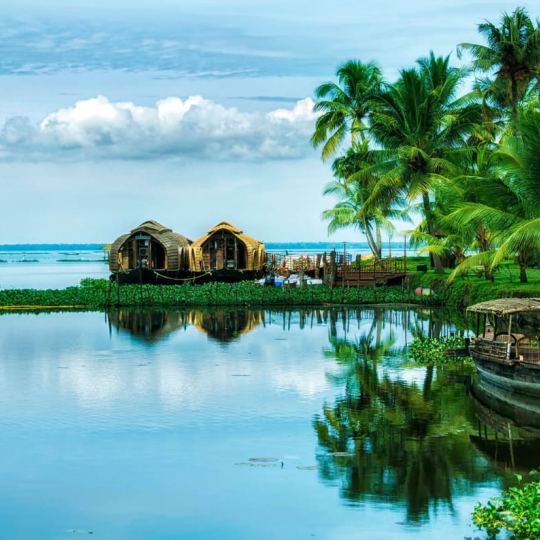 HOUSE BOAT AND BACKWATERS TOP DESTINATION IN KERALA